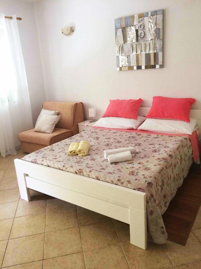 Apartmani Nadija Rovinj Exteriör bild